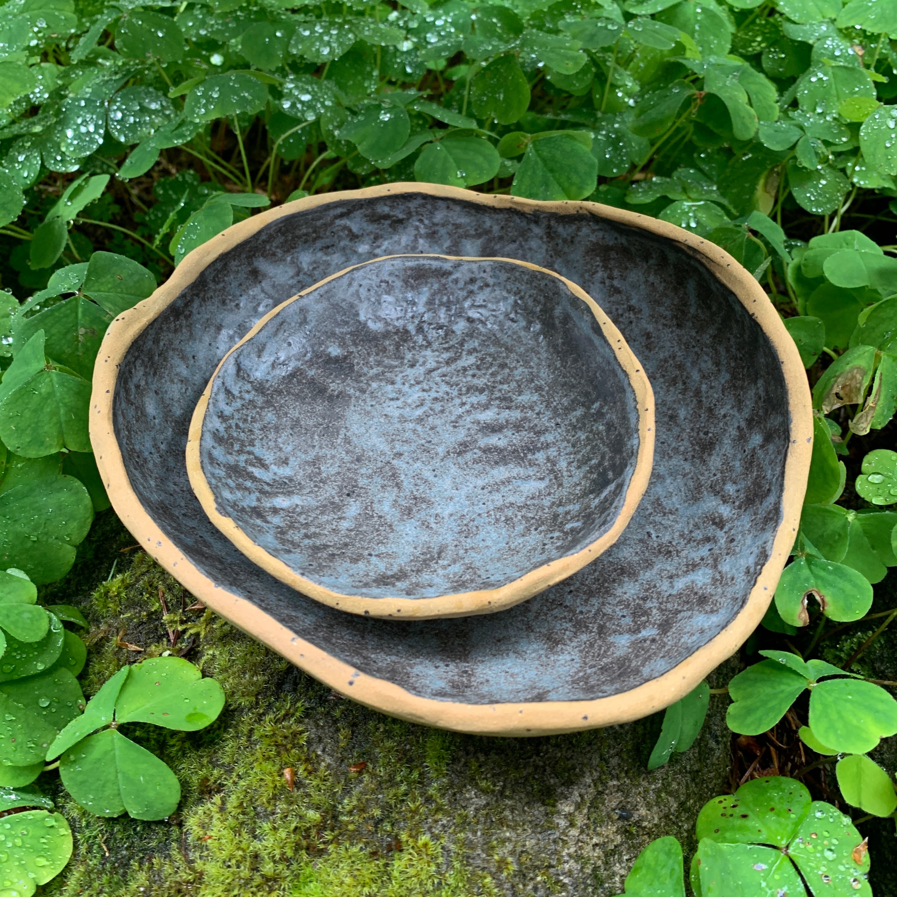 Nesting Rock Plates - Gold/Acai Matt
