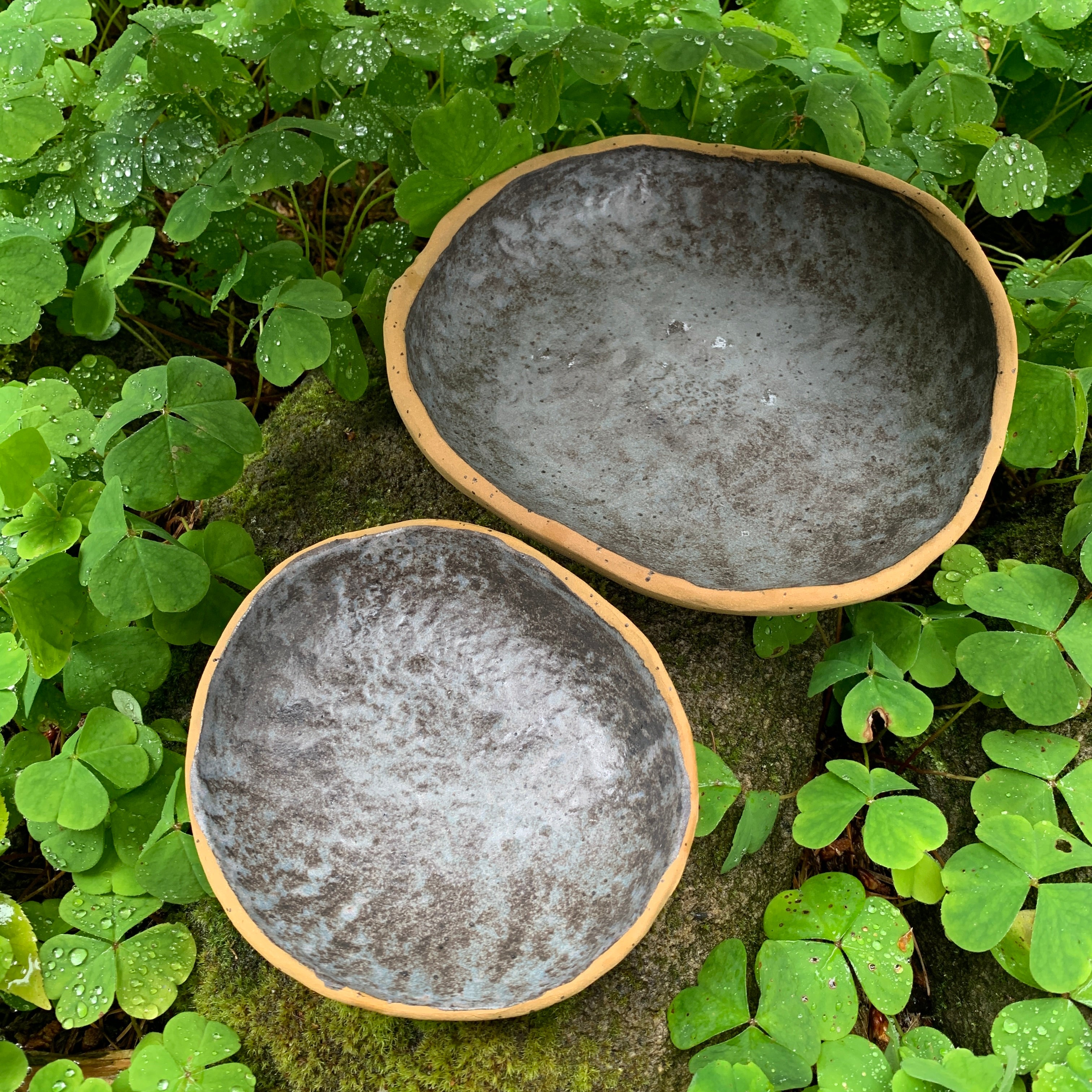 Nesting Rock Plates - Gold/Acai Matt